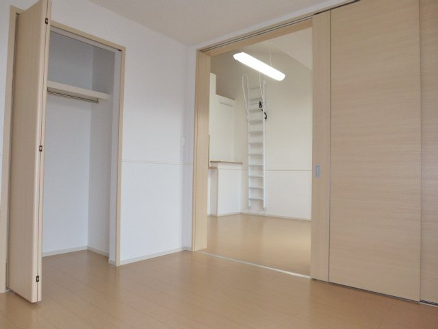 倉敷市真備町川辺のアパートの洋室