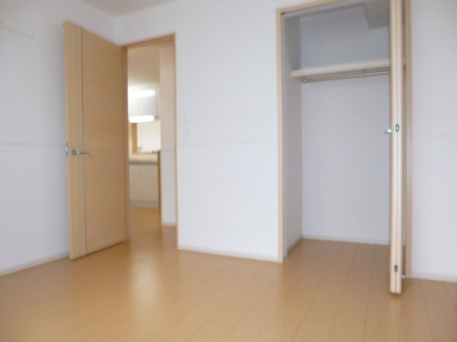 倉敷市真備町川辺のアパートの洋室
