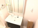 稲城市大丸のアパートの洗面所