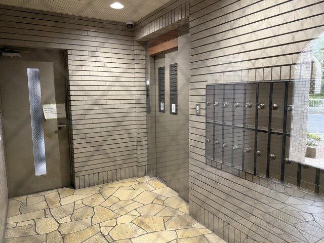 シャトー中村公園の玄関