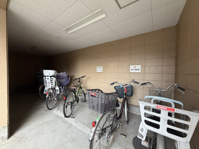 シャトー中村公園の駐輪場