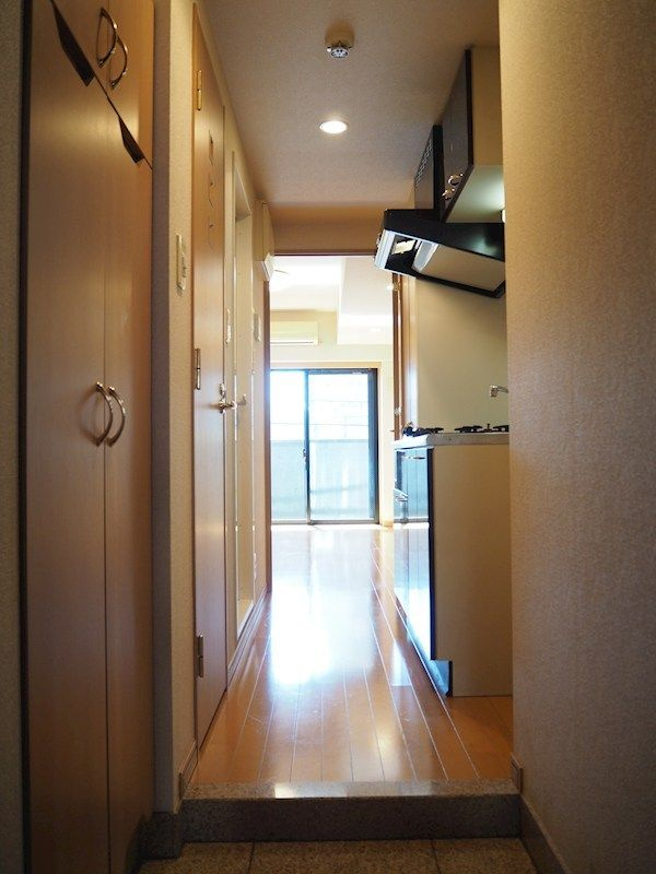 ルーブル大森六番館の玄関