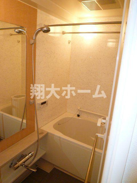 アクシルコート上野の浴室