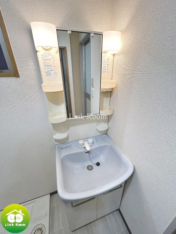 コンフォール深川の洗面所