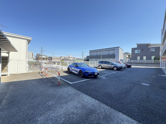グレース松戸Ⅱの駐車場