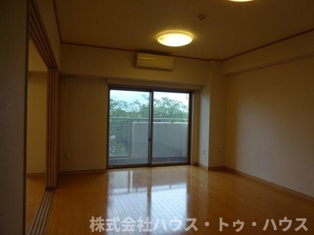 T's garden北柏　2号棟の居間・リビング