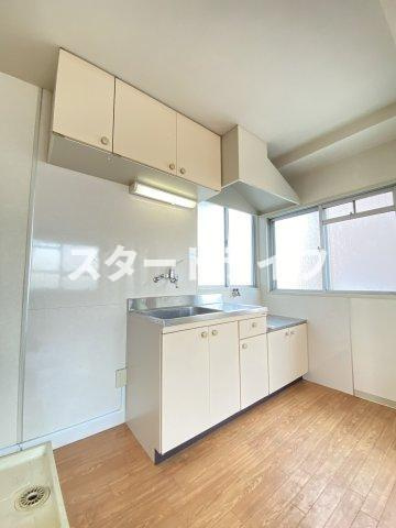 大阪市淀川区東三国４丁目の賃貸マンションのキッチン