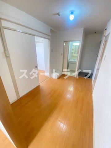 大阪市淀川区東三国４丁目の賃貸マンションの玄関