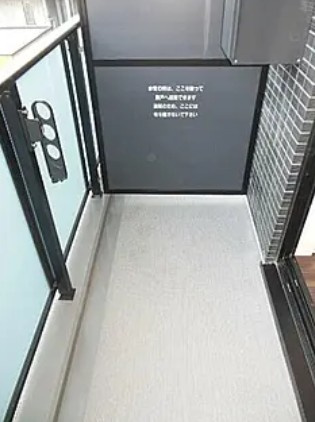 新宿区北新宿３丁目の賃貸マンションのバルコニー