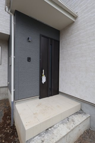 《仲介手数料無料》見沼区堀崎町1153新築一戸建てハートフルタウンの玄関