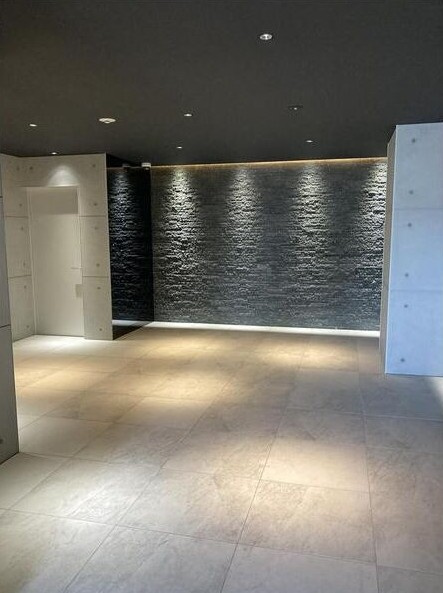 Ｓ－ＲＥＳＩＤＥＮＣＥ大橋ＦＬＵＳＳのエントランス|お洒落なエントランス。オートロック、防犯カメラ完備。