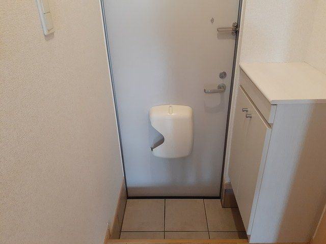 メゾン北花山の玄関