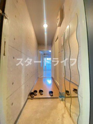 大阪市淀川区三国本町２丁目の賃貸マンションの玄関