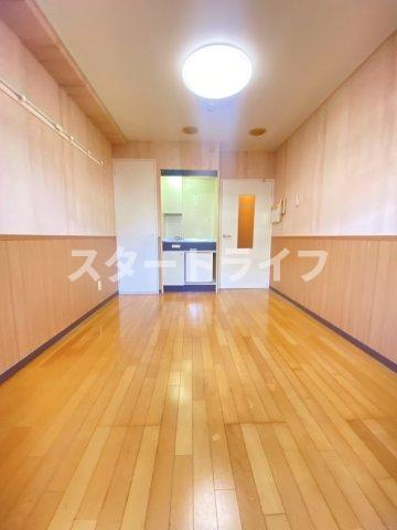大阪市淀川区三国本町２丁目の賃貸マンションの居間・リビング