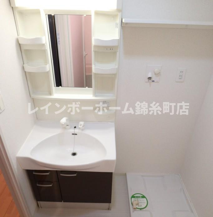 アーバンレックス西新井Ⅲの独立洗面台