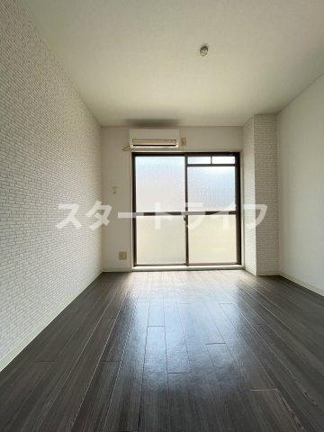 大阪市東淀川区柴島２丁目の賃貸マンションの居間・リビング