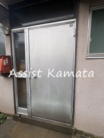 西村荘の玄関