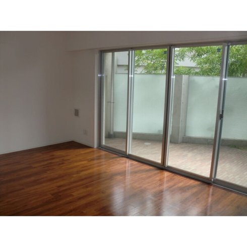 南向きで陽当たり良好なお部屋です♪