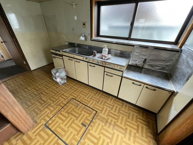 中古戸建・中古住宅　太田市鳥山中町　鳥之郷小学校・西中学校のキッチン