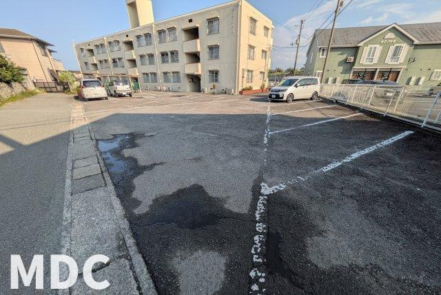 サンライトハイツの駐車場