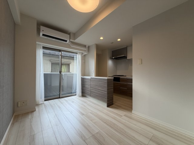 中野区本町６丁目の中古マンションの居間・リビング