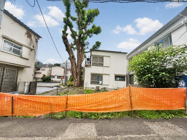 北区岸町2丁目　建築条件無し売地の外観|2026.09.03撮影

現地ご見学希望・資料請求などお気軽にお問い合わせ下さい！
03-5990-5201
