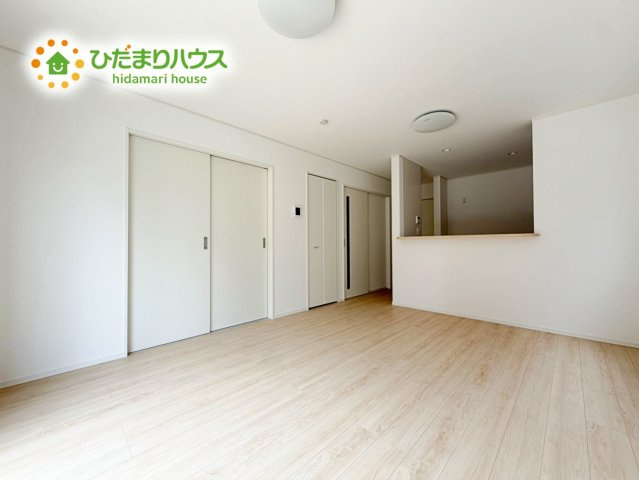 いわき市泉町下川第9　新築戸建の居間・リビング|リビングと和室が続き間設計ですので、大空間を演出できます(^O^)