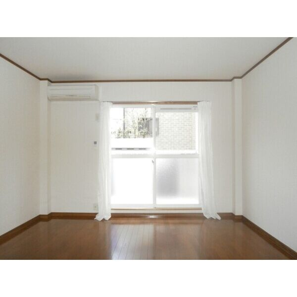 SurplusOne曙の洋室