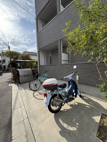 ALEGRIA藤田町WESTの駐車場