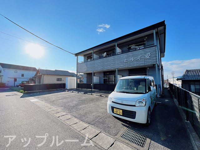 ヒルズ愛の駐車場