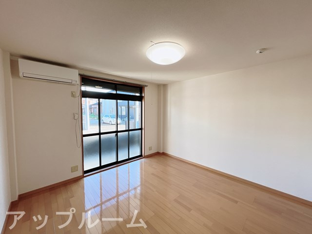 ヒルズ愛の内装