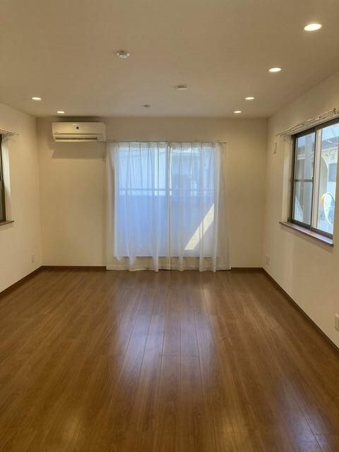 船橋３丁目戸建の居間・リビング|おしゃれな居間です