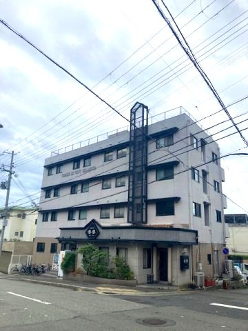 コム・ル・ヴァン岡本の外観