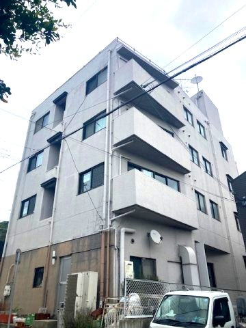 コム・ル・ヴァン岡本の外観