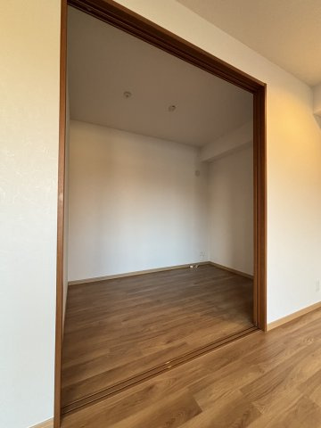 ワコーレ苦楽園レジデンスの洋室