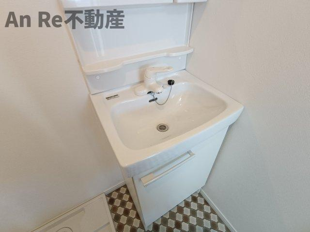 川口市南鳩ヶ谷３丁目のアパートの洗面所