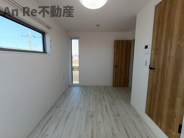 川口市南鳩ヶ谷３丁目のアパートの居間・リビング