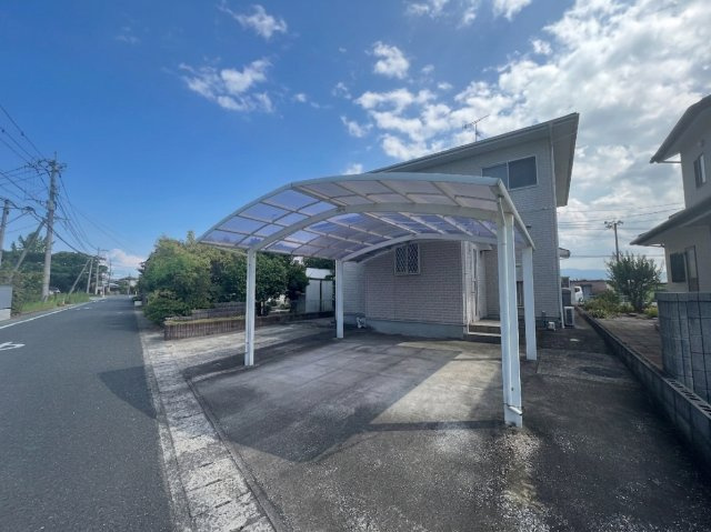 中津市大字東浜　2階建　５LDKの駐車場