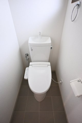 【トイレ】 | 邑楽郡大泉町朝日１期　中古戸建住宅 | トイレも交換済みで気持ちよく使用できます♪
