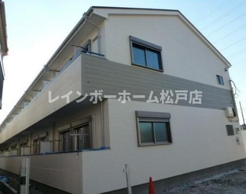 足立区南花畑３丁目のアパートの外観