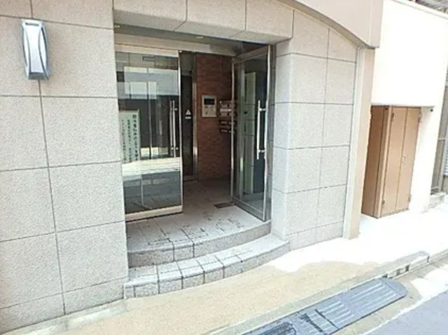 江東区深川１丁目の賃貸マンションのエントランス