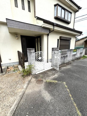 【前面道路含む現地写真】 | 川西市南花屋敷１丁目　中古戸建