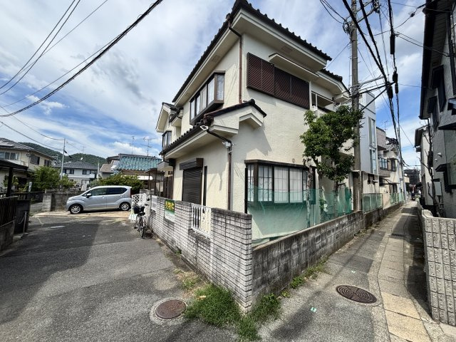 【前面道路含む現地写真】 | 川西市南花屋敷１丁目　中古戸建