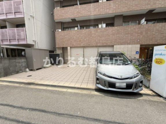 ライラック都島本通の駐車場