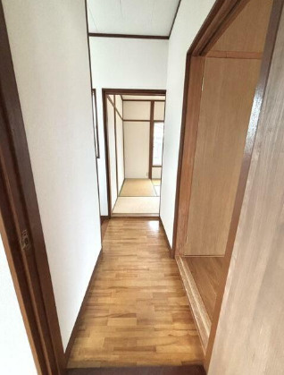 つくば市森の里貸家の玄関