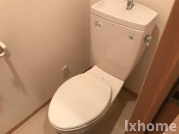 アウラ千里丘のトイレ|ゆったりとした空間のトイレです