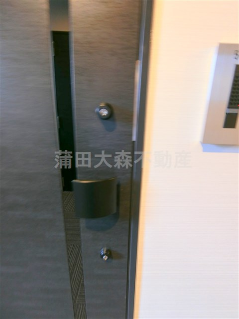 アジールコート蒲田の玄関