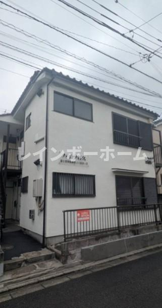 ハイツ利久の外観