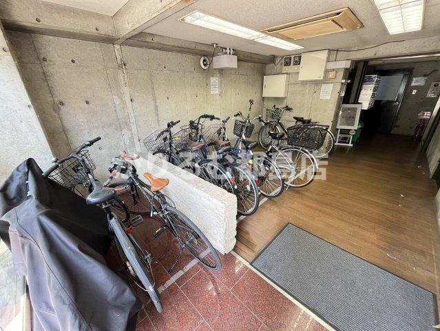 グラシア都島本通の駐車場