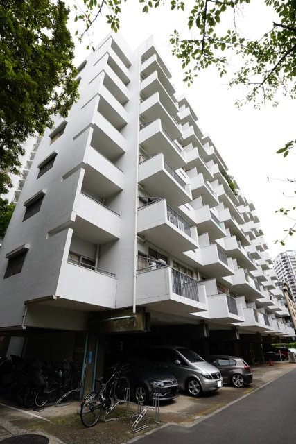マンション雅叙苑５号棟の外観|きれいな外観です